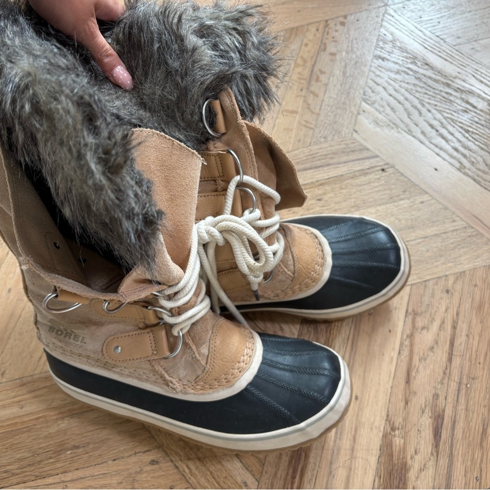 Sorel Black and Cream Winter Boots with Fur